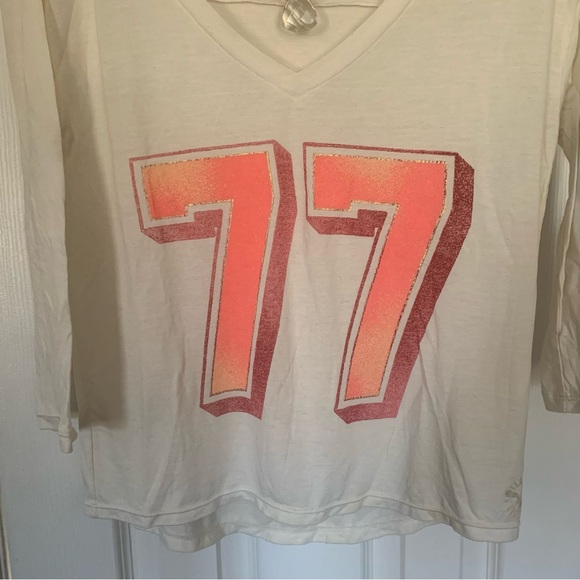 Y2K AEO White 77 Jersey V-Neck Vintage Tee - Picture 3 of 7